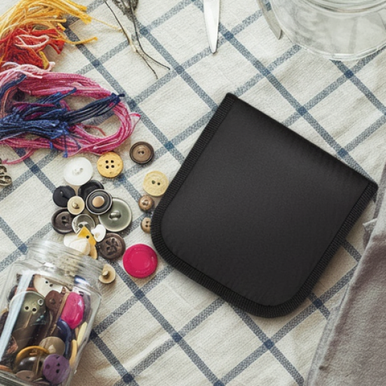 33Pc Purse Sewing Set For Carrying Various Sewing Items And Stuffs In It.