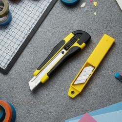 Cutter Knife Set with 1 Replacement Blades, Cutter Knife Advanced Tool (1 Pc / Mix Color)